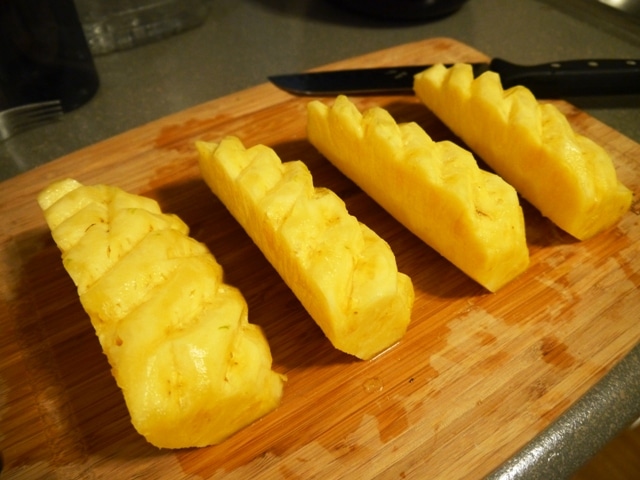 How to Cut a Pineapple Thai Style