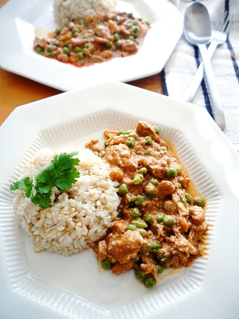 Easy Crockpot Thai Chicken Curry