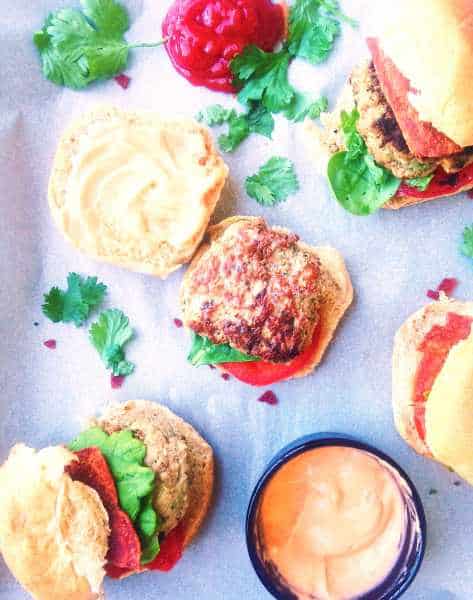 The perfect fusion of Thai and American food, a healthy Thai Turkey Slider jam-packed with flavors like ginger, green onion, garlic, cilantro and Thai chili pepper if you are up for it, and topped with an easy Thai Sriracha homemade mayo! | thai-foodie.com