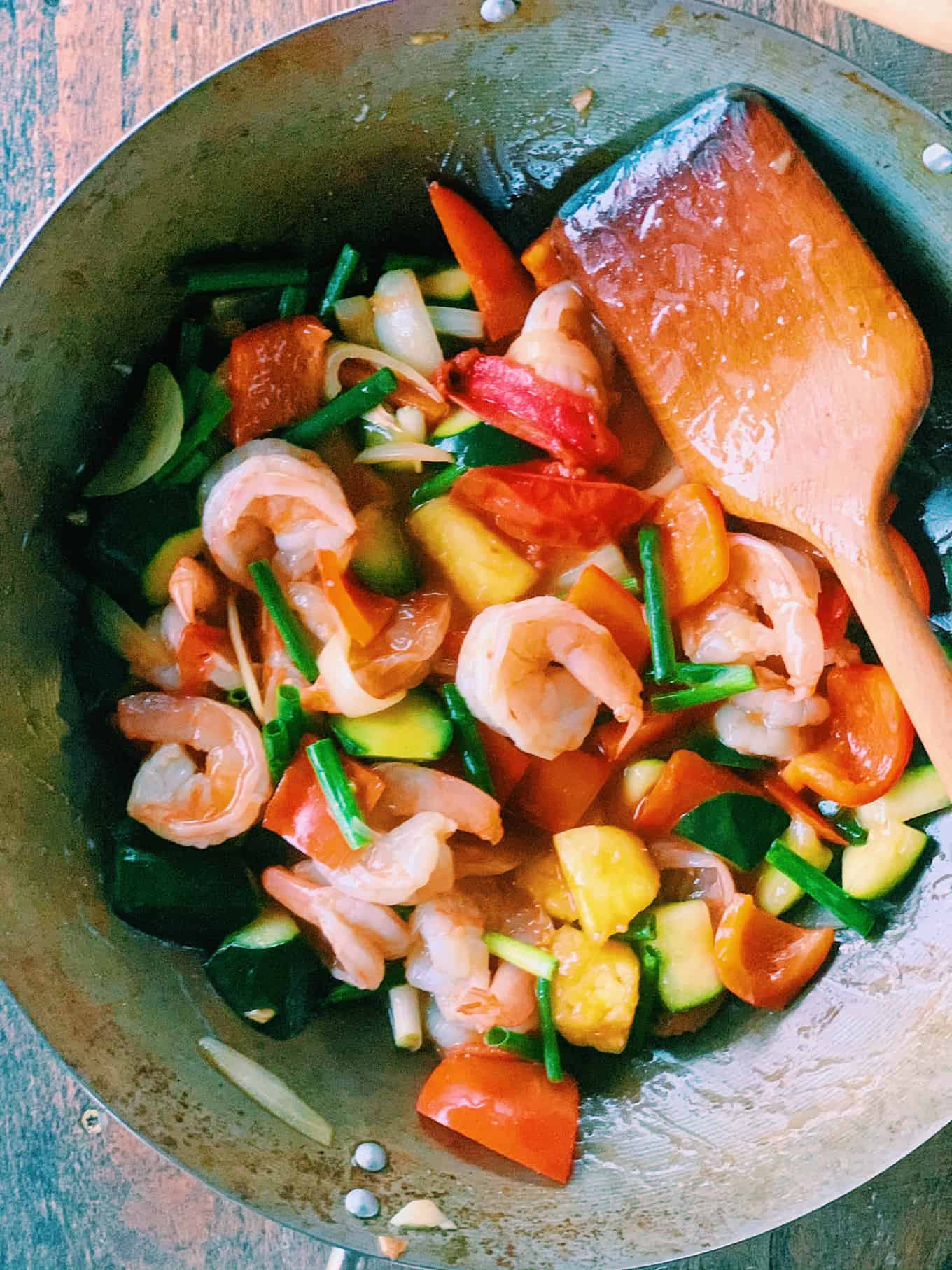 Thai Sweet and Sour Shrimp Recipe | thai-foodie.com