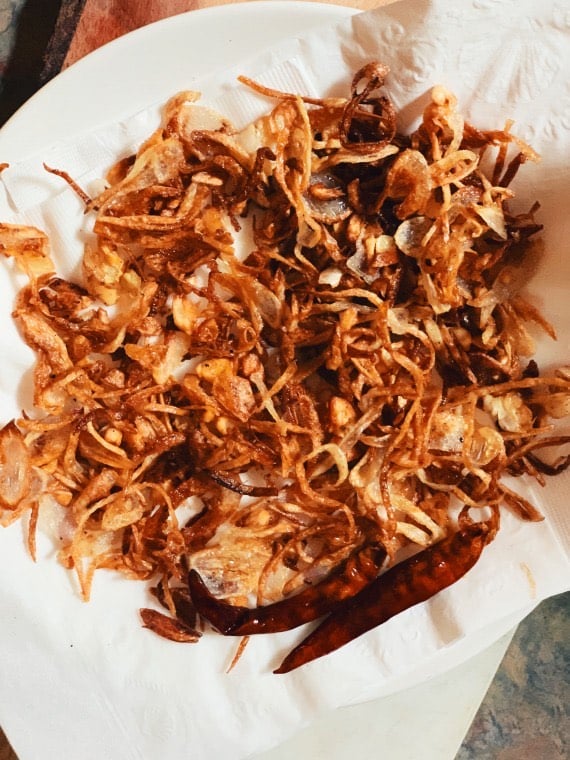 How to Make Thai Fried Shallots | Thai-foodie.com